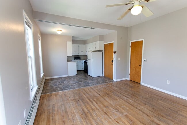 Photo - 130 College Ave NE Unit Apt 2