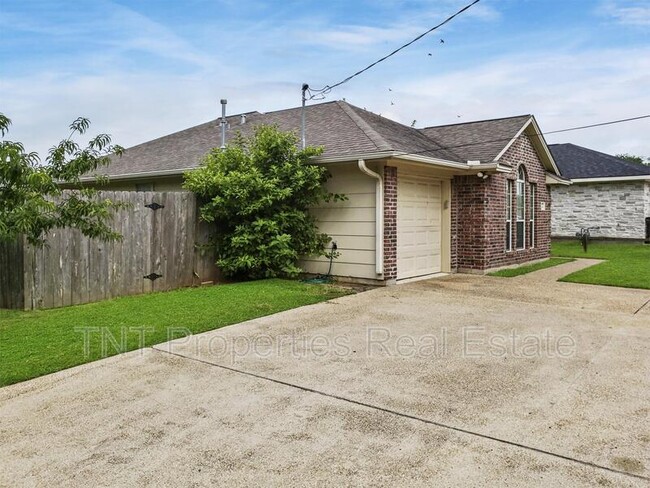 Photo - 1124 Carolina St