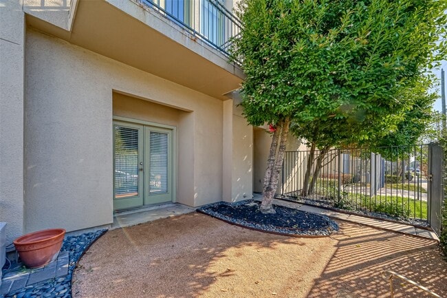 Photo - 5342 Darling St Unit B