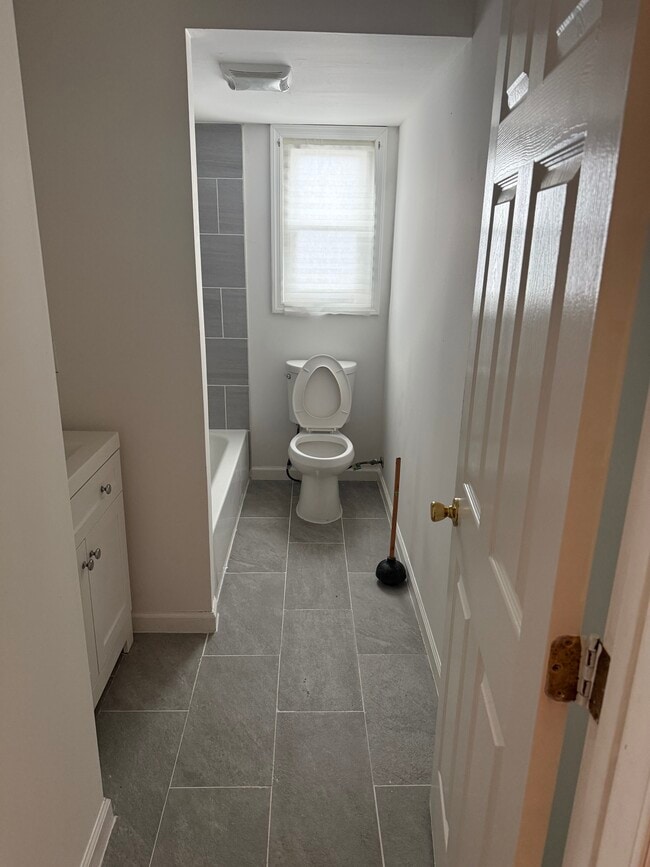 Photo - 183 Chancellor Ave Unit First Floor