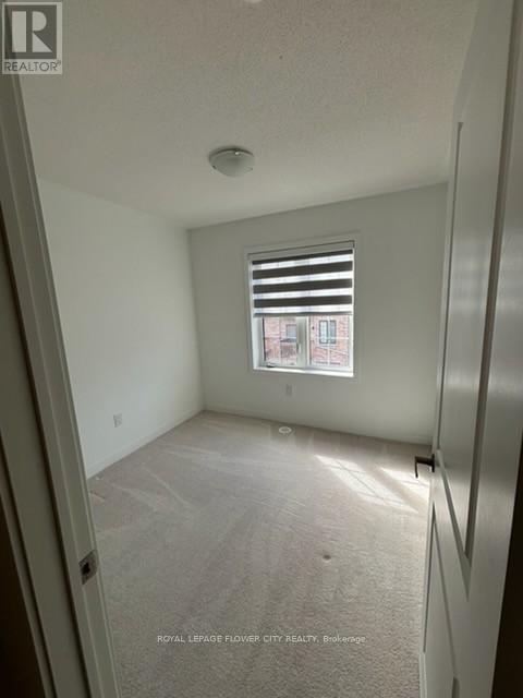 Photo - 47 Selfridge Wy