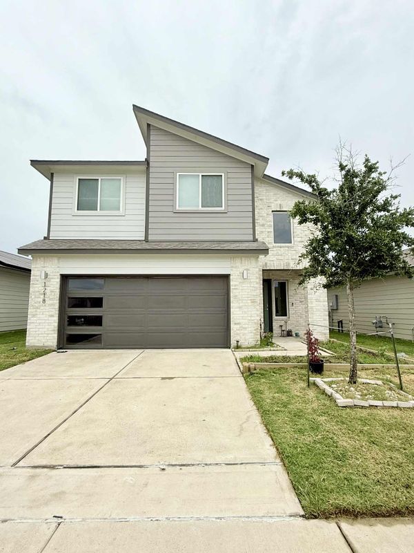 Building Photo - 1218 Amistad Lp
