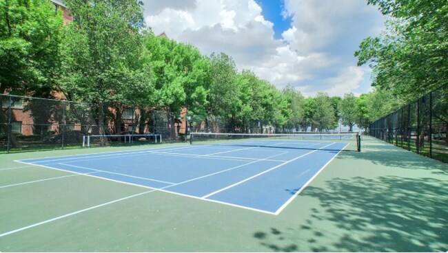 Photo - 1 S Point Dr