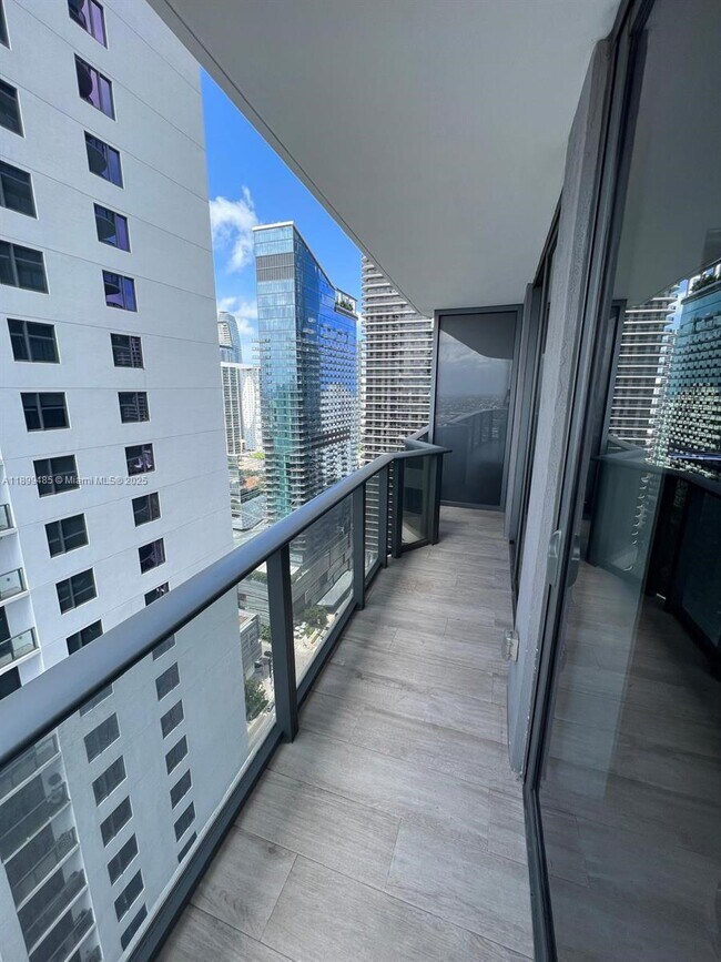 Photo - 55 SW 9th St Unidad 3308