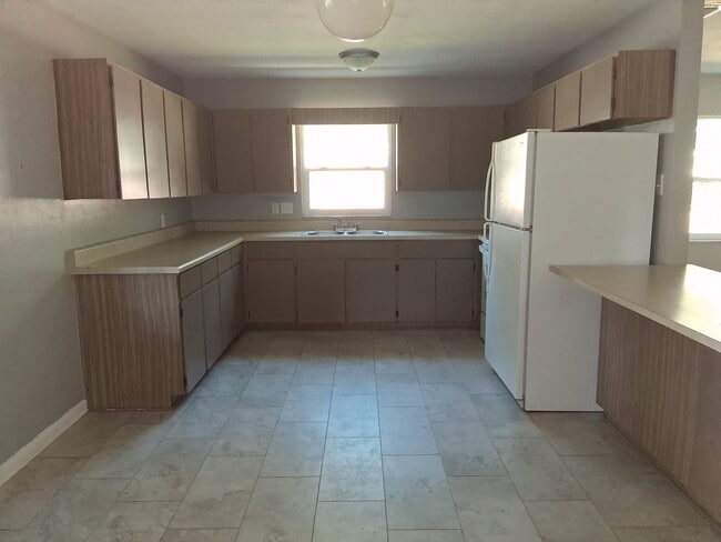 4827 Edmund Ct