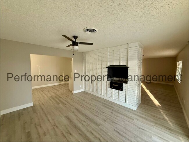 Photo - Beautiful 3 Bed/2 Bath NE Bakersfield Home w/ Pool, Solar & $0 Deposit Option