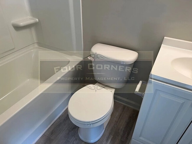 Photo - Room in Duplex on Beck St