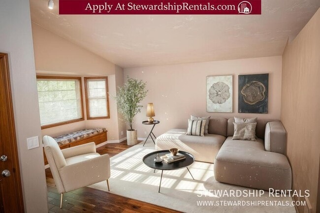 Photo - 5051 Forsythia St