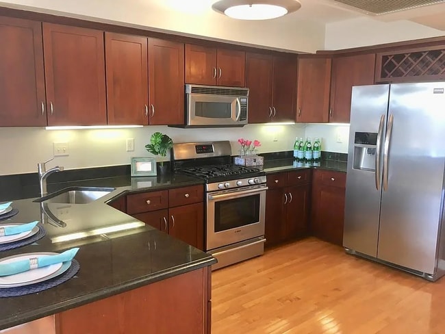 Photo - 910 Beacon St Unidad 2