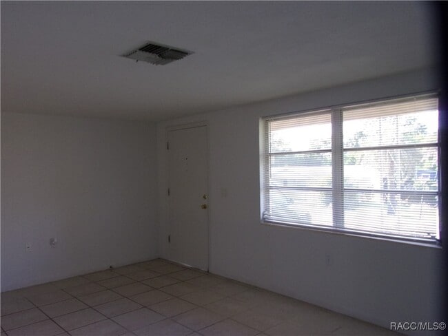 Photo - 25 N Barbour St