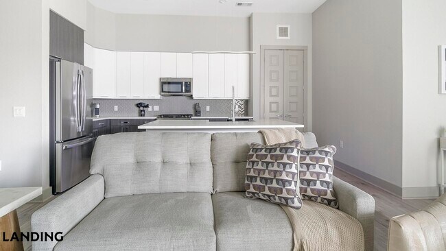 Photo - 401 W 25th St Unidad 2125