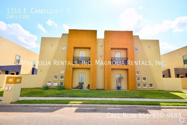 Building Photo - McAllen Townhouse For Rent - Water Included Unit 3