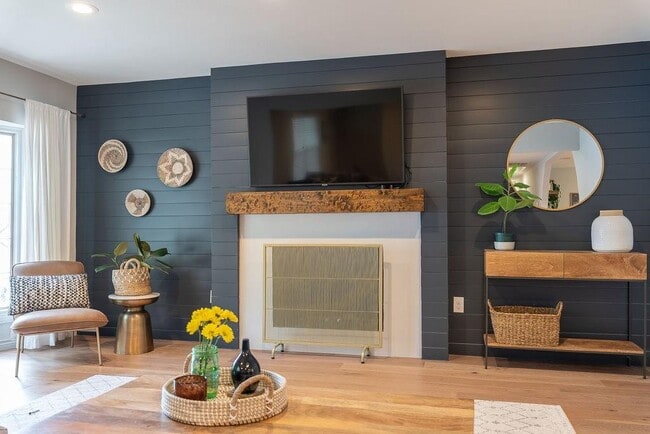 Photo - 2504 Friar Tuck Ln