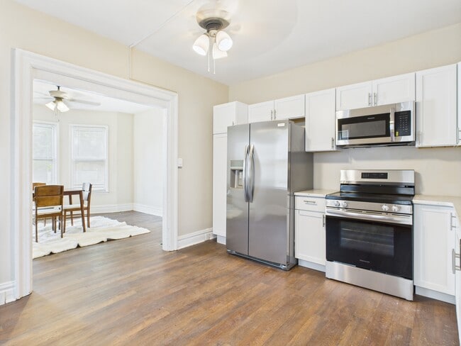 Building Photo - 628 25th St Rental