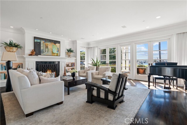 2411 Bayshore Dr
