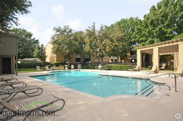 Piscina - The Creek At Brookhollow Apartments