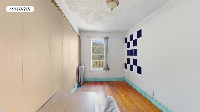 Photo - 31-04 32nd St