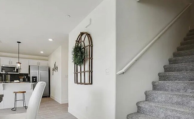 Photo - 6013 Versace Ave