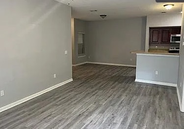 Building Photo - 3680 Kirkpatrick Cir Unit 6