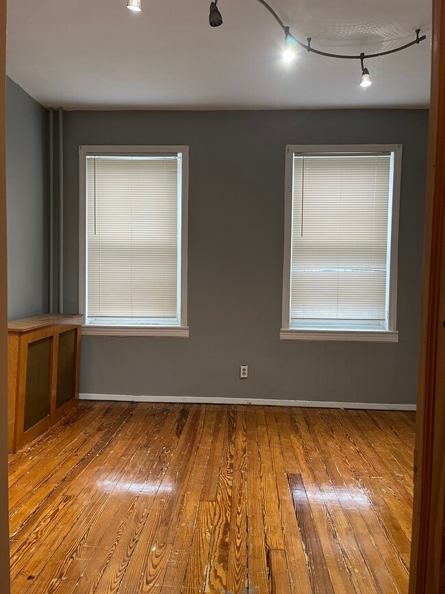 Building Photo - 3432 38th St Unit First floor