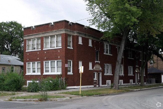 Building Photo - 7655 S May