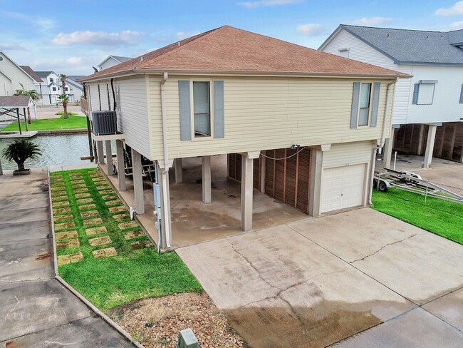 336 Admiral Cir