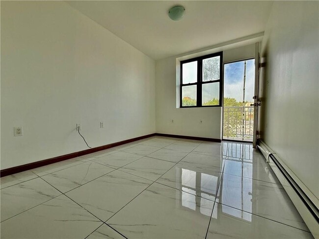 Photo - 837 55th St Unit 4R