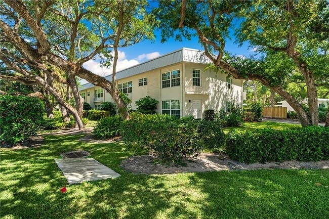 Building Photo - 900 Jasmine Ln Unit 203A