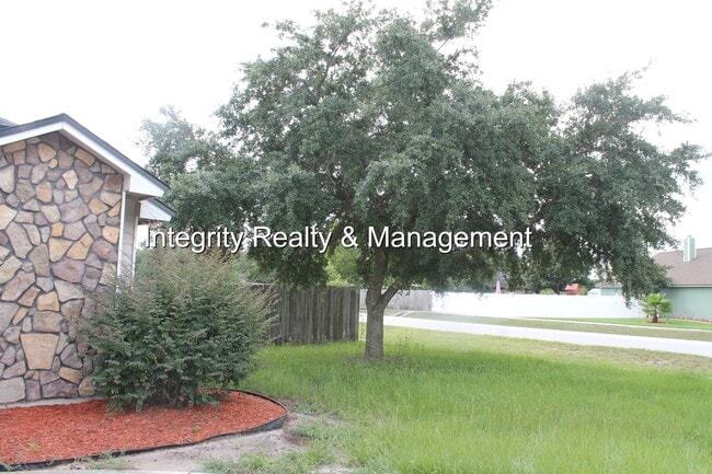 Photo - 3 bed/2.5 bath in Lake Asbury