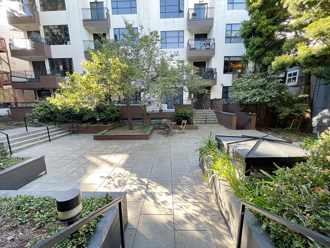 Photo - 1425 Vallejo St Unit 306