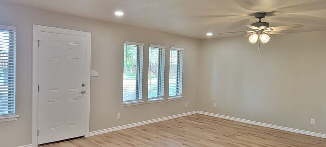 Photo - UPDATED COLONIAL PARK CONDO