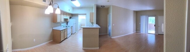 Photo - 2615 W Gary Ave Unidad 2035 Rental