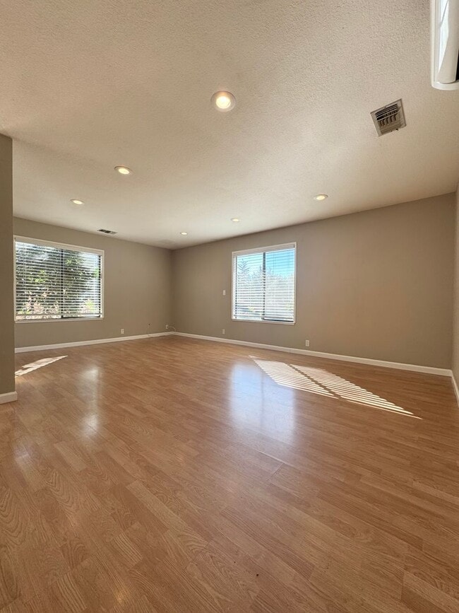 Photo - Beautiful home in Parkwood Estates