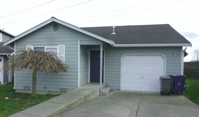 Building Photo - 733 Westpoint Dr Rental