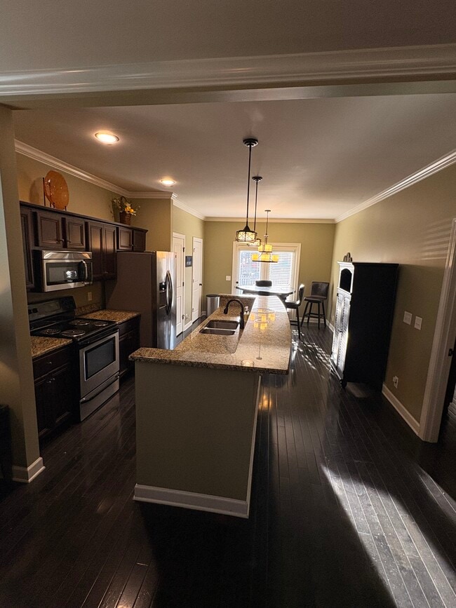 Photo - 361 9th Ave N