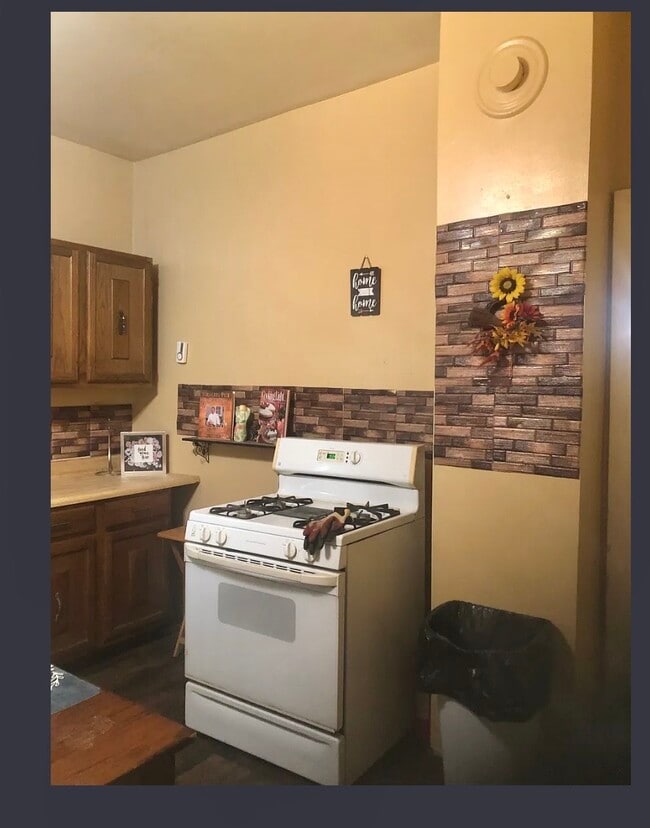 Photo - 106 Lancaster St