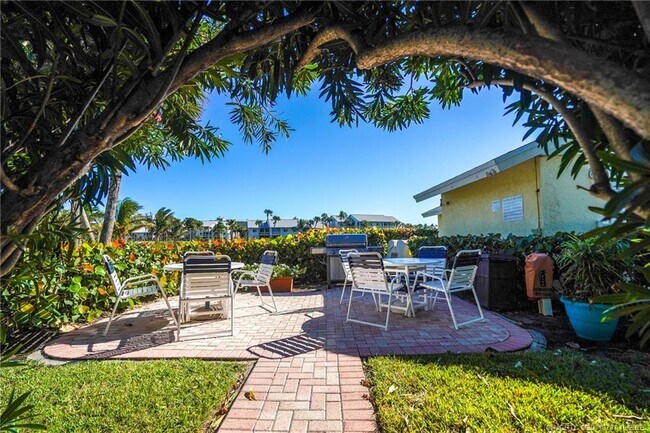 Photo - 5532 NE Gulfstream Way