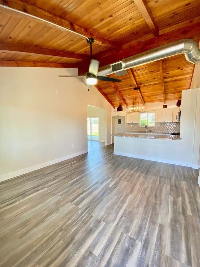 Magnificent Views 2 Bed, 1 Bath Gem A House House Rental in