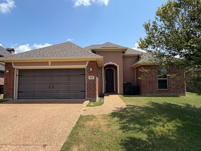 Building Photo - 617 Alder Ln
