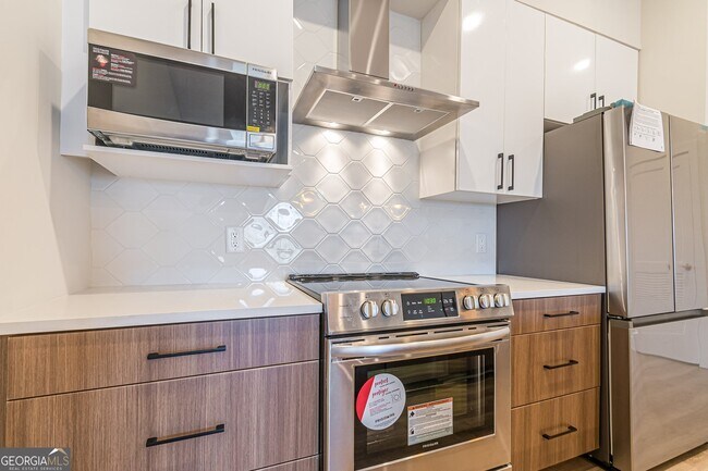 112 Rogers St NE Unit 601