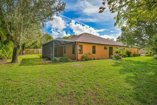 Photo - NOW AVAILABLE - 2/2 PLUS Den - 2 car garage - Coach Home in Terra Vista!