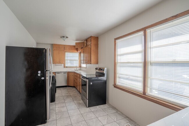 Photo - 4005 S Zenith Ave Triplex Unit Main House