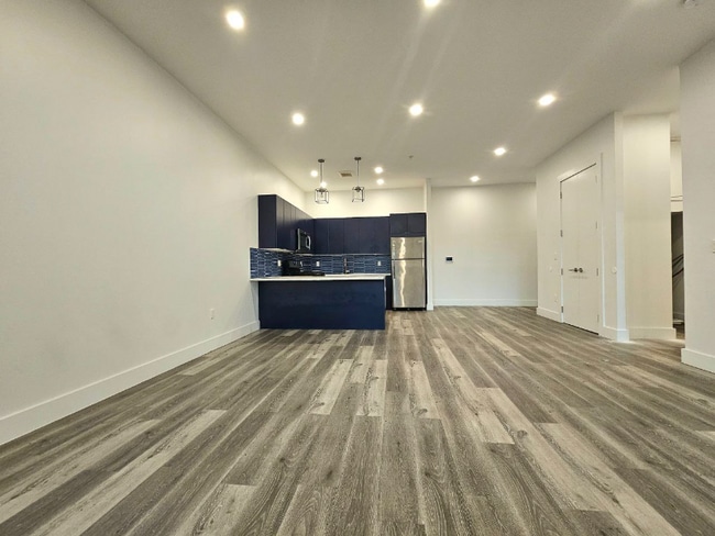 Photo - 715 Park Ave Unidad 9D