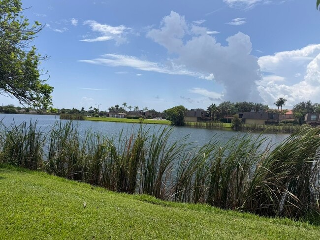 Photo - 1501 Waterview Cir