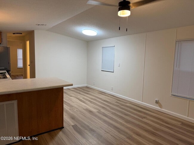 Photo - 11098 Joel St