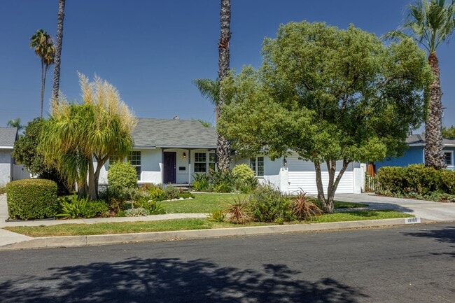 Photo - Beautiful 3-Bedroom Home with Pool in Tarzana!