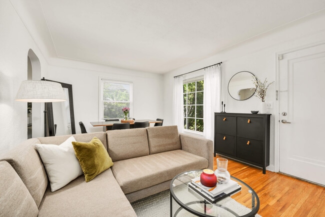 Photo - 5828 Lyndale Ave S