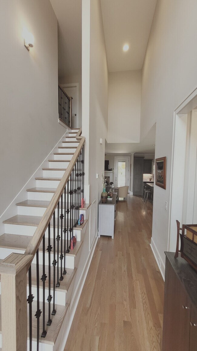 Photo - 712 Brooke Cv