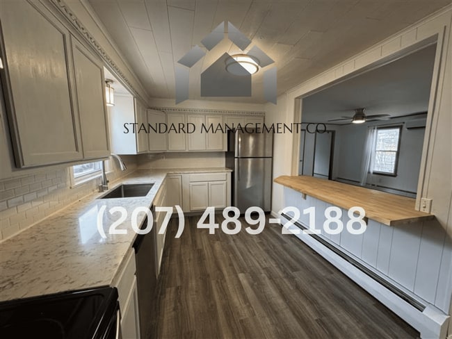 Building Photo - Well Maintained 4 Bedroom Single Family Ho...