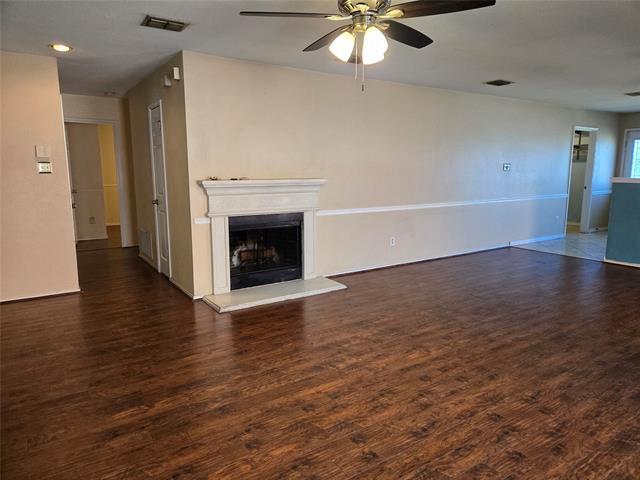 Photo - 1513 Breeze Ln